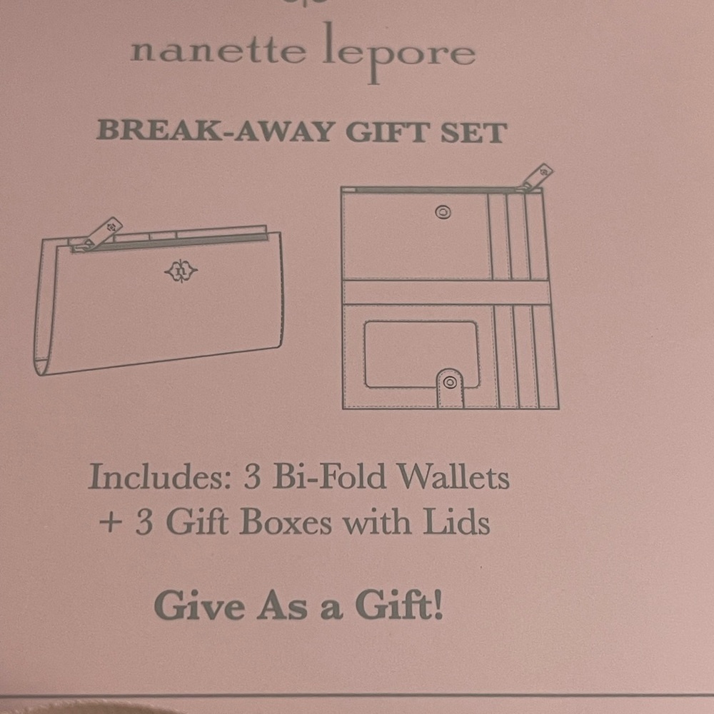 NANETTE LEPORE Break-Away Gift Set - 3 Bi-Fold Wallets w/Gift Boxes & Li… - Picture 2 of 12